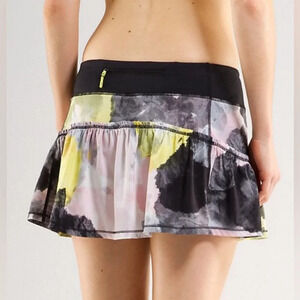 LULULEMON RARE  Run Willpower Skirt in Citron Tinted Canvas - Size 4